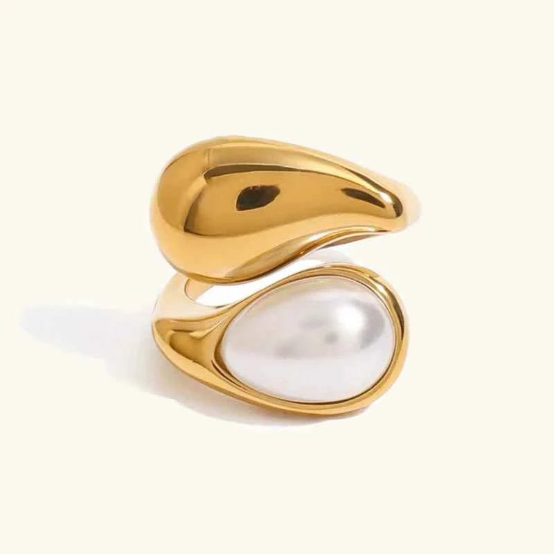 Gold Ring with Pearl