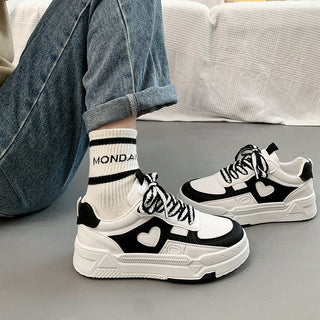 cassidy – chunky sneakers mit herz-detail in kontrastfarben - Cecile Lavelle