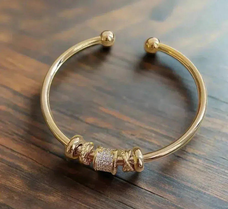 Jaidy – Elegant Bangle Bracelet