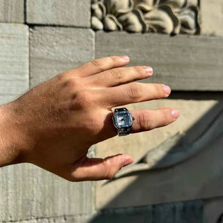 Klassische Edge Ringuhr - Cecile LavelleSilber