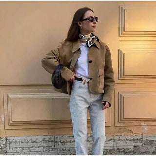 Kurzjacke tailliert mit Knöpfen - Cecile LavelleKhaki