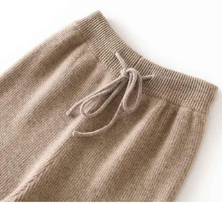 Lana – Weite Strickhose aus echter Wolle mit Tunnelzug - Cecile LavelleKhaki