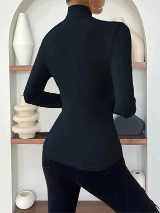 lara – long - sleeve mit eleganter wickeloptik - Cecile LavelleSchwarz