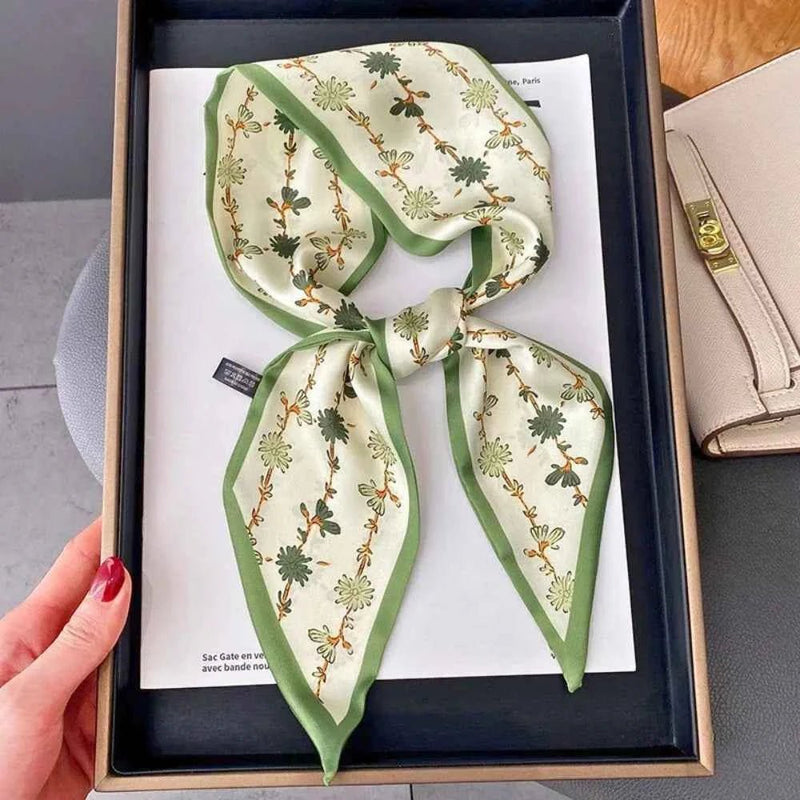 Light scarf with floral print