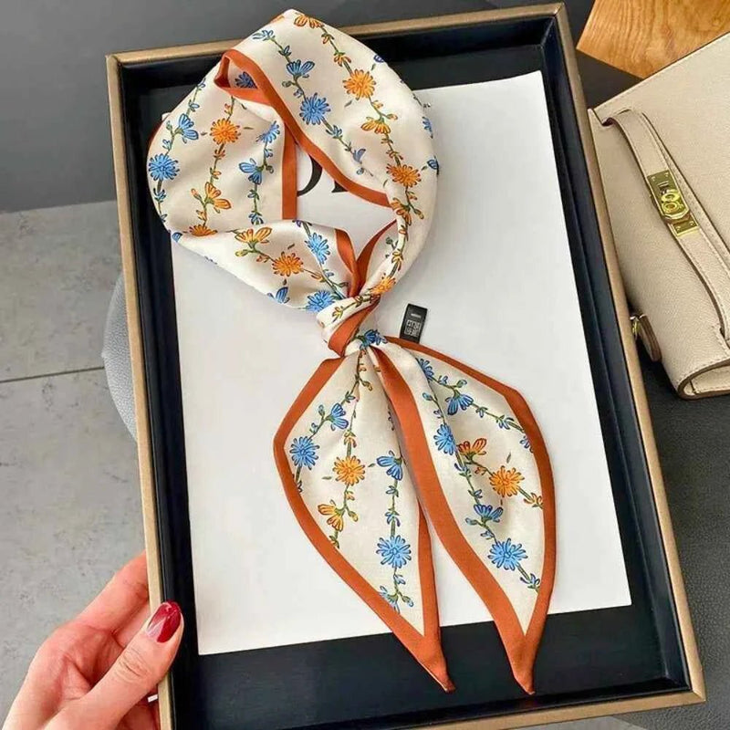 Light scarf with floral print