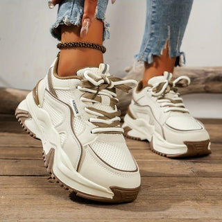 Leonie – Freizeitsneaker in Creme - Schwarz mit Struktursohle - Cecile LavelleCreme