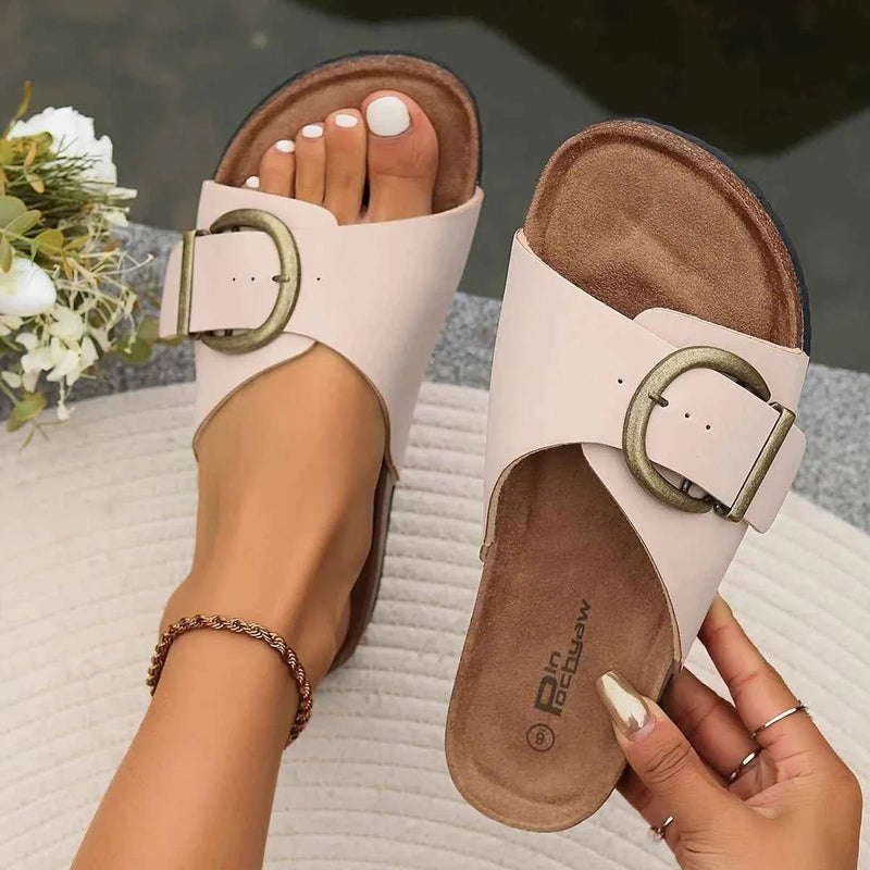Leonie – Comfort sandals with statement buckle