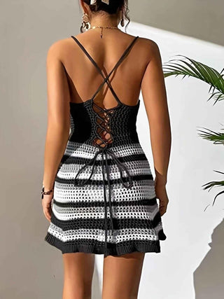 Lina – Häkelnetz - Minikleid mit Cut - Out und Streifenmuster - Cecile LavelleKhaki