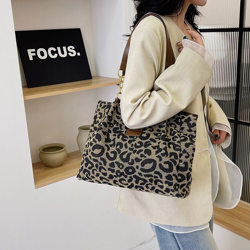 Lina – Shopper Bag with Leopard Print & Faux Leather Handles