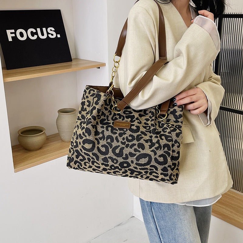 Lina – Shopper Bag with Leopard Print & Faux Leather Handles