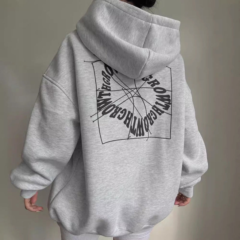 Liora – Oversized hættetrøje med statement-rygprint