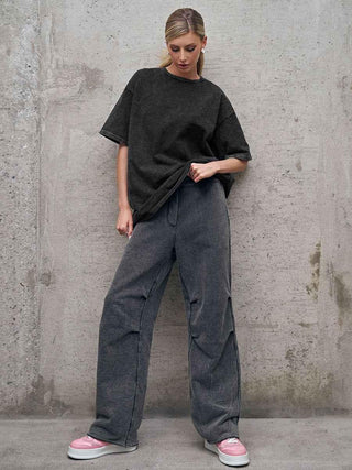 Liv – Oversized Acid - Wash T-Shirt in Unisex Fit mit Vintage - Look - Cecile LavelleSchwarz