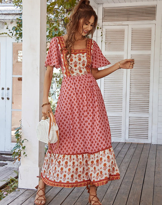 Elora – boho maxikleid mit floralem patchwork-print, quadrat-ausschnitt und volantrock