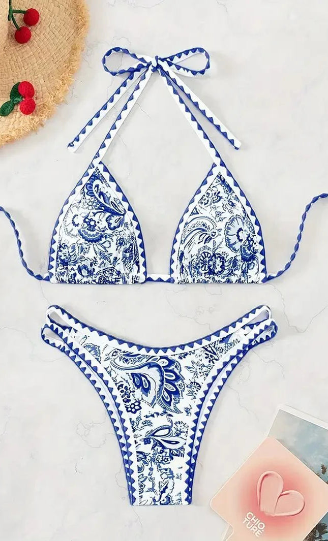 Santorini – Boho Triangle Bikini mit Paisley-Muster & Schnür-Details