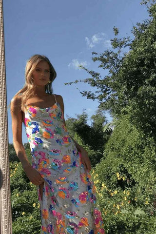 amelie – florales paillettenkleid mit rückenausschnitt & chain-straps