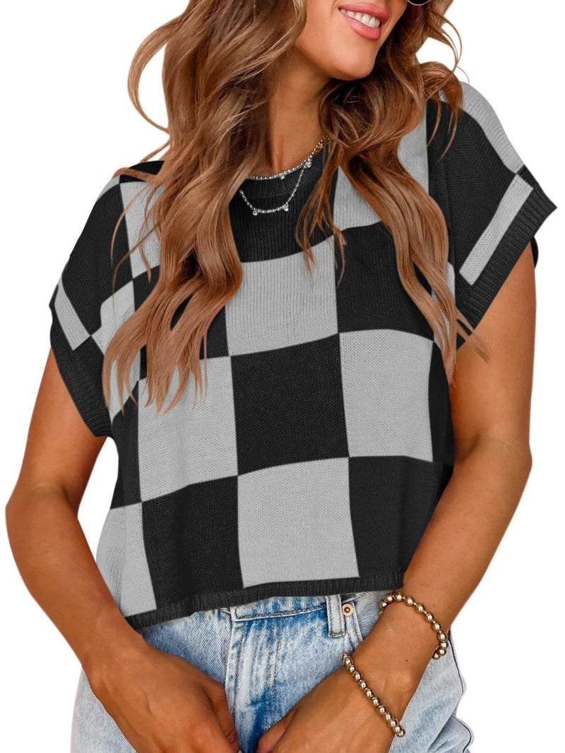 Lotta – Checked Knit Crop Top with Oversized Box Pattern