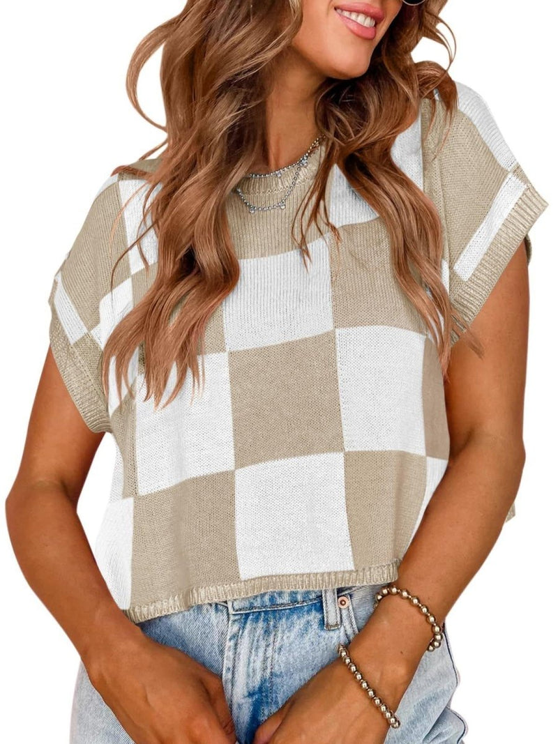 Lotta – Checked Knit Crop Top with Oversized Box Pattern