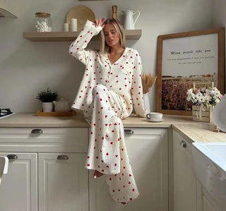 Amelie – Zweiteiliges Pyjama-Set mit Herzmuster & weitem Bein