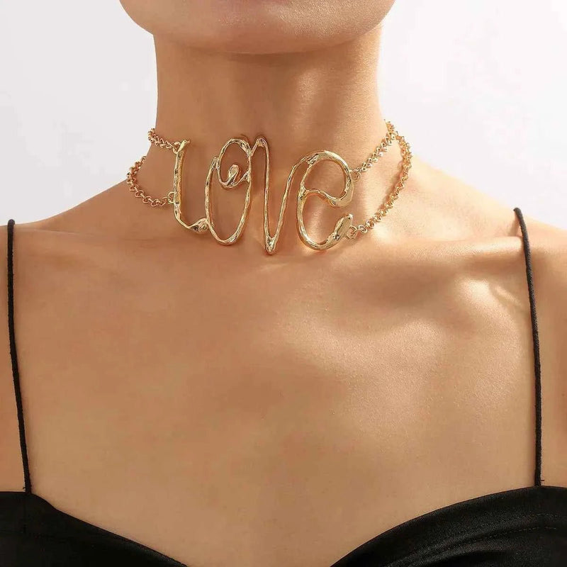 Love Statement Choker – Gold-plated necklace with chain detail