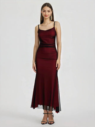 Lina – Figurbetontes Kleid mit Mesh-Details und asymmetrischem Saum in Weinrot - Cecile Lavelle