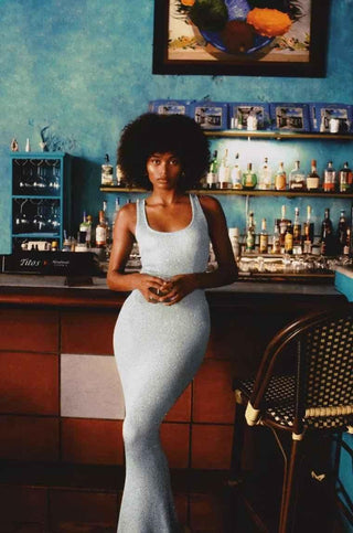 Lumi – Glitzerndes Strickkleid in Maxilänge mit Racerback - Cecile LavelleGelb