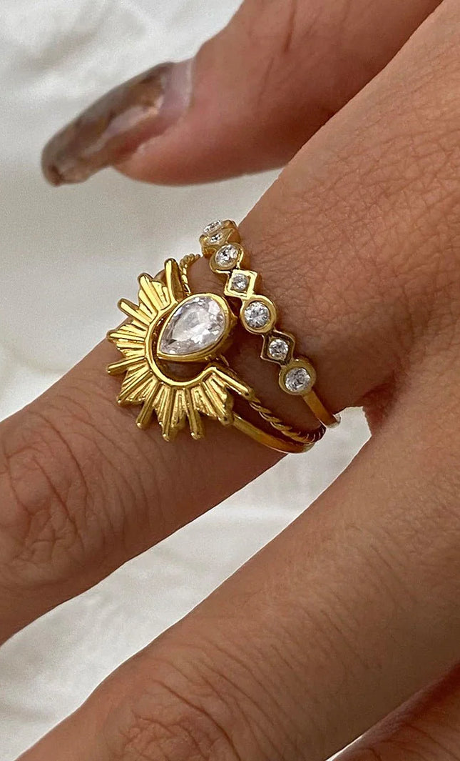 Nora – Damenring-Set mit Kristallfassung und Sonnenstrahlen-Design