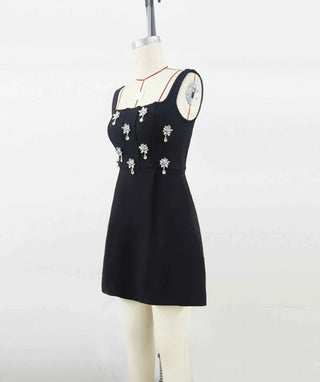 maelle – schwarzes minikleid mit strassdetails und eckigem ausschnitt - Cecile LavelleSchwarz