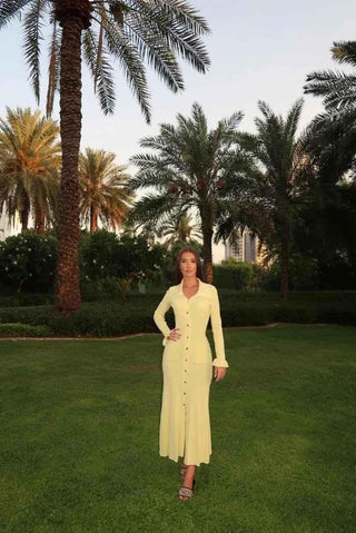 Mara – Elegantes Hemdblusenkleid mit Knopfleiste in Pastellgelb - Cecile LavelleGelb