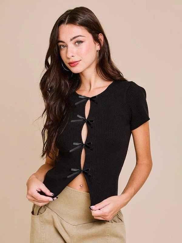 Mia – ribbed short-sleeve top with satin bows and cut-out detail