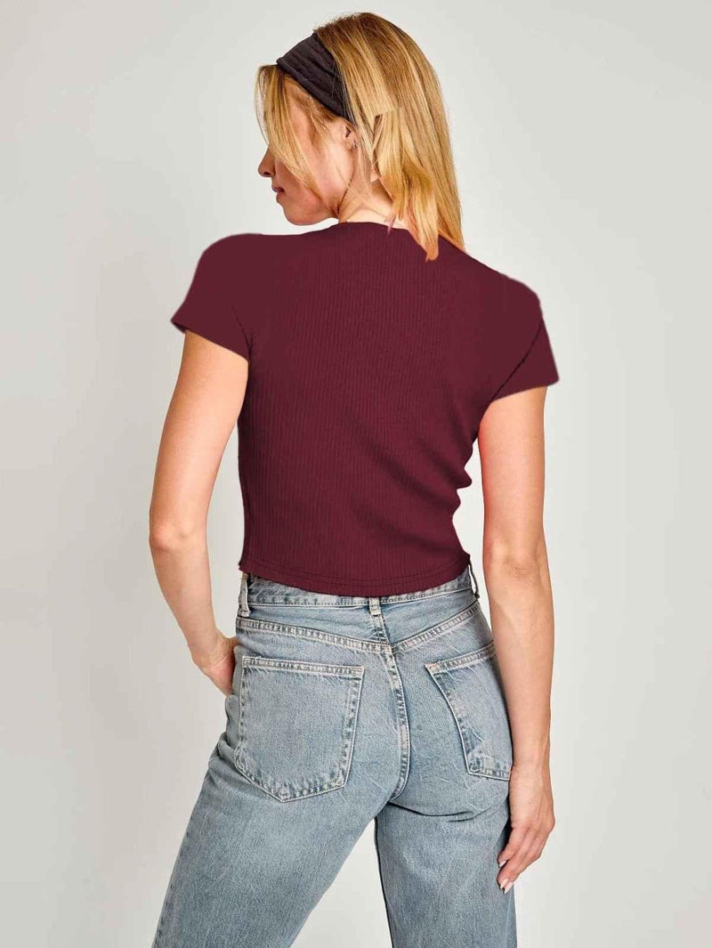 Mia – ribbed short-sleeve top with satin bows and cut-out detail