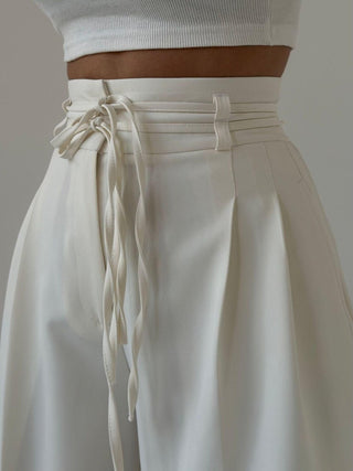 Mina – High - Waist - Hose mit Bindegürtel und weitem Bein - Cecile LavelleWeiß