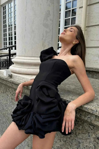 mirena – asymmetrisches minikleid mit rüschen und blumenvolants - Cecile LavelleHimmelblau