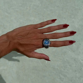 Moderne Muse Ringuhr - Cecile LavelleGold - Weiß