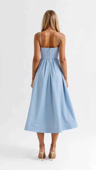 Schlichtes Midikleid mit Taillierung