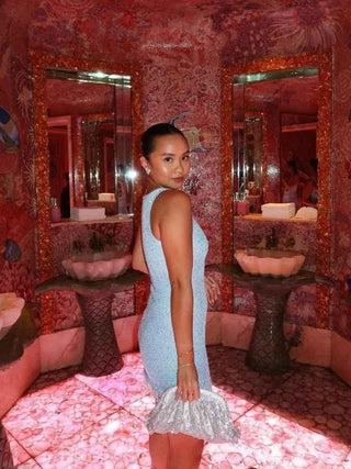 Naila – Glitzerndes Minikleid mit Fransensaum - Cecile LavelleBlau