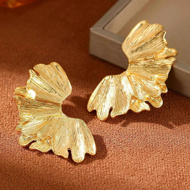 Naila – Large textured women's earrings in leaf design