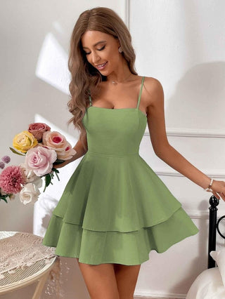 nola – tiered ruffle mini dress mit spaghettiträgern & rückenschleife - Cecile LavelleGrün