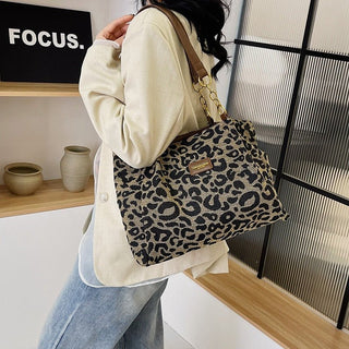 Lina – Shopper-Tasche mit Leopardenmuster & Kunstledergriffen - Cecile Lavelle