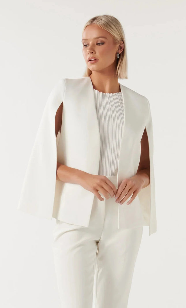 Claire – Eleganter Damen Cape Blazer mit fließendem Schnitt & Ärmelschlitz