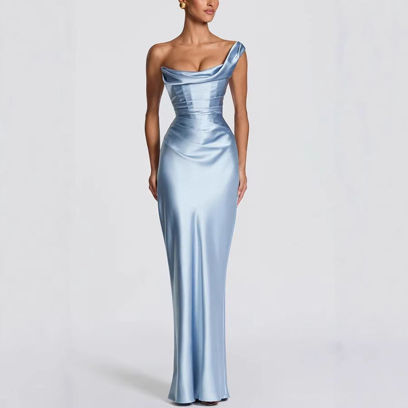 One-shoulder maxikjole elegant til bryllupsgæster