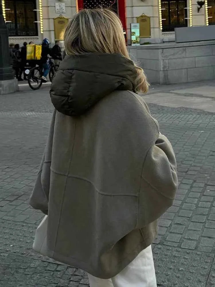 Oversize quiltet jakke med hætte
