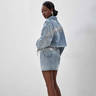 daria – denim-set aus cropped-jacke und minirock mit strassfransen