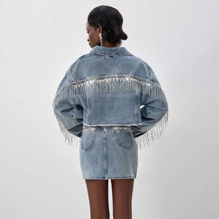 daria – denim-set aus cropped-jacke und minirock mit strassfransen