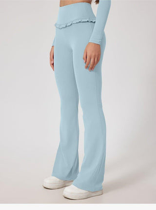 Rina – Flared Yoga Pants mit Rüschendetail & High Waist - Cecile LavelleBlau