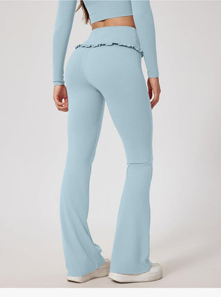 Rina – Flared Yoga Pants mit Rüschendetail & High Waist - Cecile LavelleWeiß