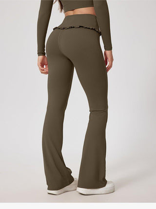 Rina – Flared Yoga Pants mit Rüschendetail & High Waist - Cecile LavelleWeiß