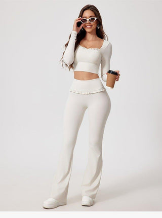 Rina – Flared Yoga Pants mit Rüschendetail & High Waist - Cecile LavelleWeiß