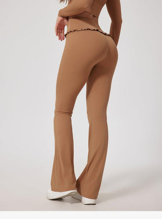 Rina – Flared Yoga Pants mit Rüschendetail & High Waist - Cecile LavelleWeiß