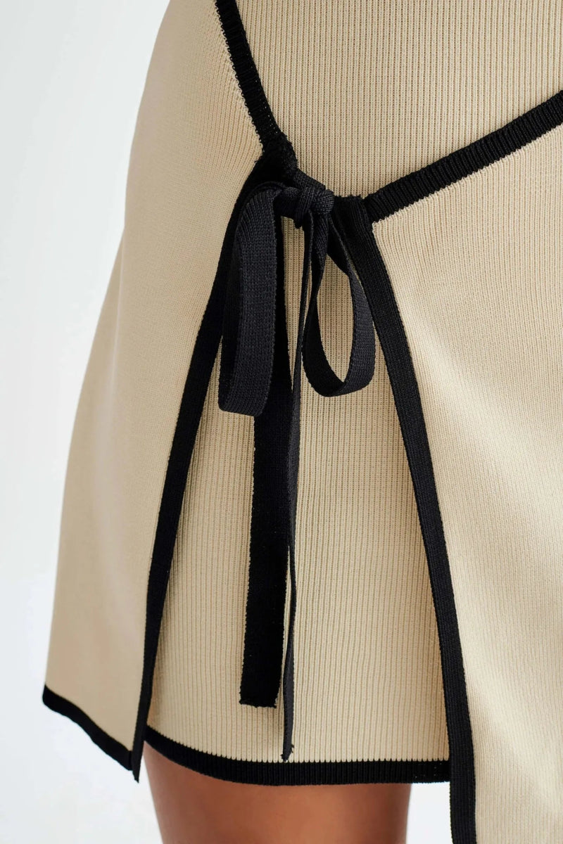 Serena – Off-Shoulder Knit Mini Dress with Contrast Edge & Side Bow
