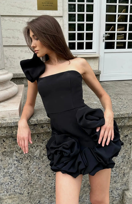 mirena – asymmetrisches minikleid mit rüschen und blumenvolants
